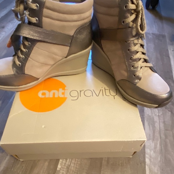 Boots - Picture 2 of 3